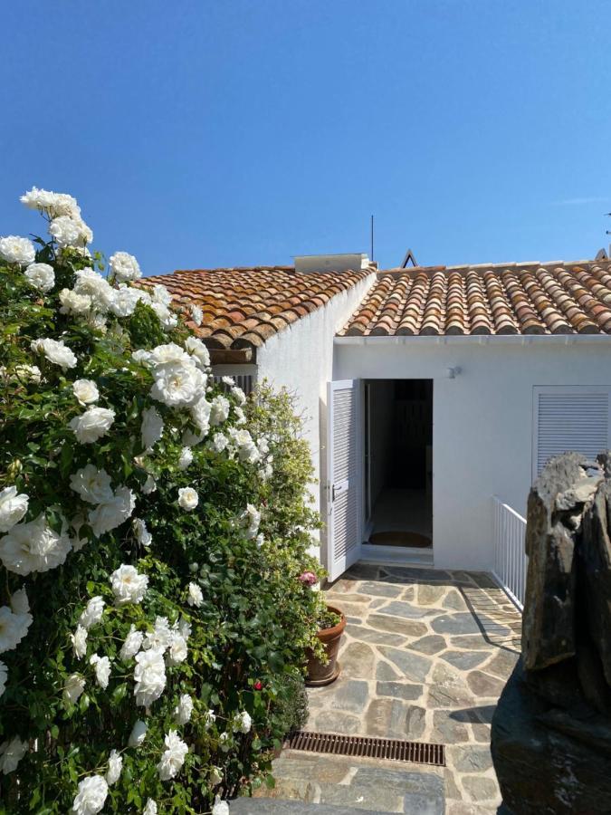 Centric Townhouse With Sea View - Casa Marta Villa Cadaqués Kültér fotó